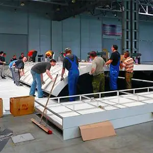 Перевозка выставочного стенда с опытными грузчиками на Газели Доставка выставочного стенда на Газели с опытными грузчиками